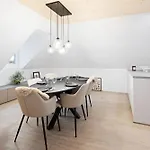 Bliv Grosszügiges Altbaujuwel Im Zentrum Apartment